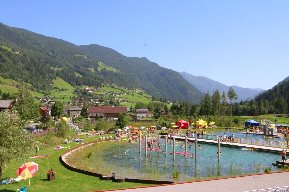 Badespaß vor der Haustür: Naturerlebnisbad Grosskirchheim, kostenlos für unsere Gäste!