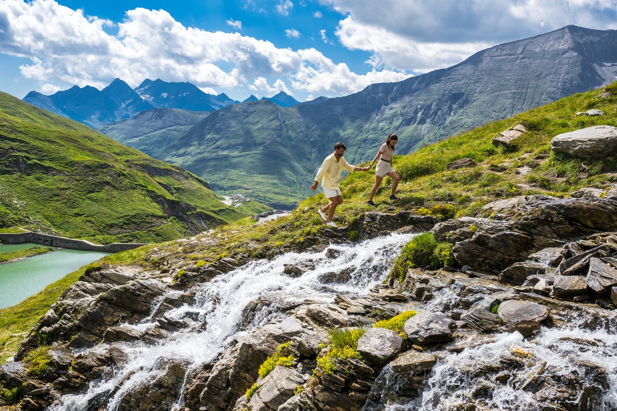 Abkühlung beim Nassfeldwasserfall im Großglockner-Massiv | © grossglockner.at/Stabentheiner