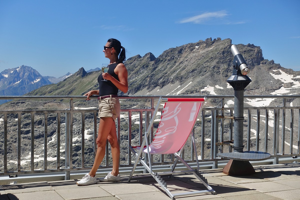 Dolce Vita auf 3.000 m Höhe, mit bis zu 170 km Fernblick | © Almchalet Goldbergleiten Dolce Vita auf 3.000 m Höhe, mit bis zu 170 km Fernblick | © Almchalet Goldbergleiten