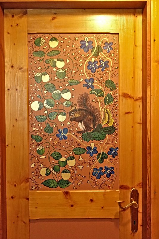 Hüttentür mit Bauernmalerei