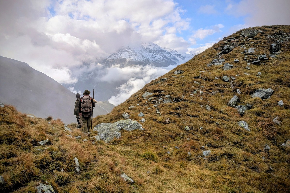 Jetzt zeigt sich die Schönheit und Dramatik des Glockner-Massivs im Spätherbst. | © Almchalet Goldbergleiten Jetzt zeigt sich die Schönheit und Dramatik des Glockner-Massivs im Spätherbst. | © Almchalet Goldbergleiten