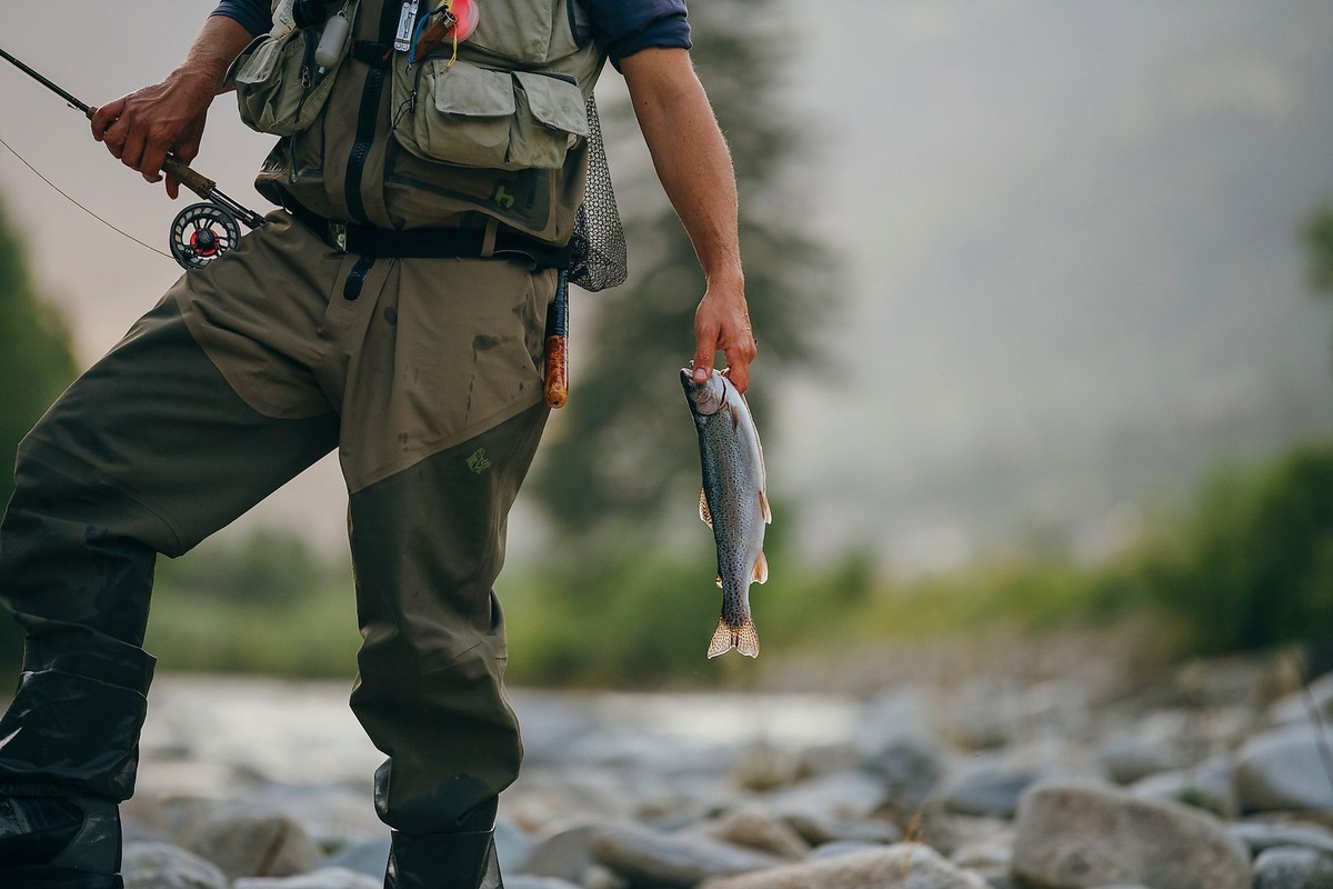 Der Stolz des Fliegenfischers: Herrliche Gebirgsforelle aus dem Wildwasser | © Sam Strauss, Kärnten Werbung