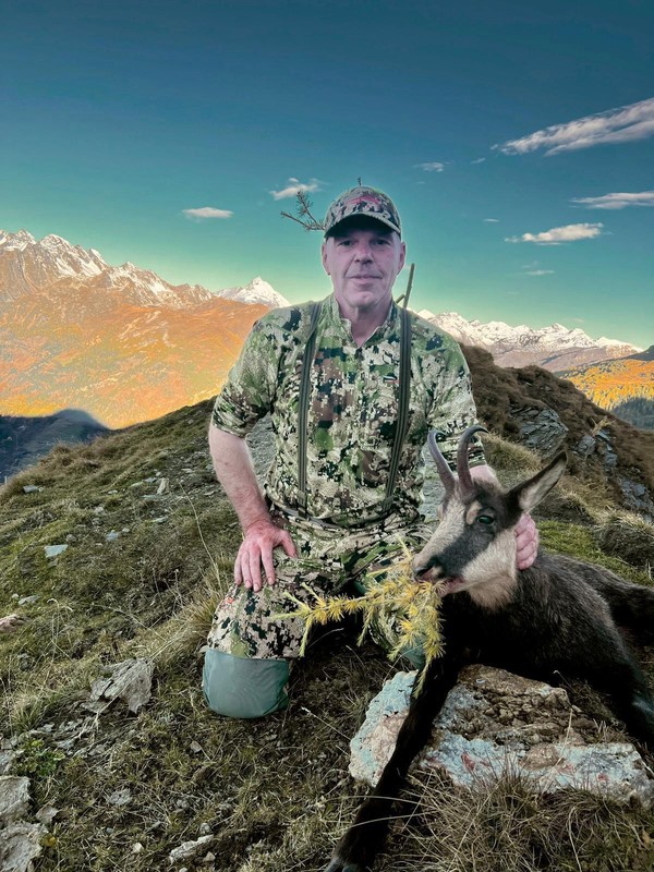 Gamsjagd im Angesicht von Seiner Majestät Großglockner | © Almchalet Goldbergleiten Gamsjagd im Angesicht von Seiner Majestät Großglockner | © Almchalet Goldbergleiten