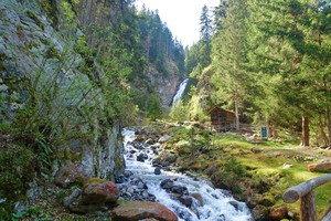 Der wildromantische Gartlwasserfall, ein Kraftplatz nicht weit vom Almhaus