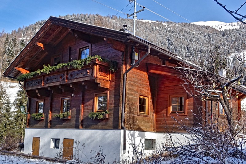 Berghaus im Winter