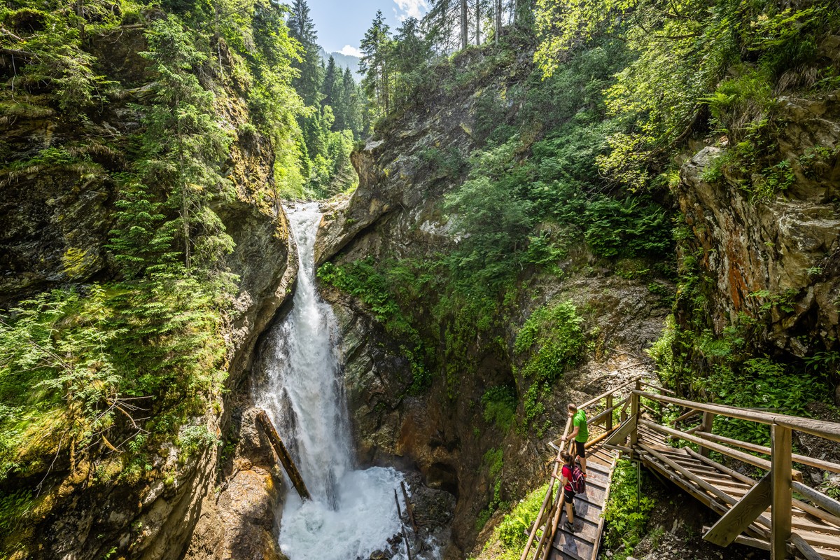 Schluchtenwandern in der Ragga- und Groppenstein-Schlucht. Für unsere Gäste ist der Eintritt übrigens gratis! | © Franz Gerdl, Nationalpark Hohe Tauern Schluchtenwandern in der Ragga- und Groppenstein-Schlucht. Für unsere Gäste ist der Eintritt übrigens gratis! | © Franz Gerdl, Nationalpark Hohe Tauern