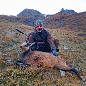 Jagderfolg auf 2.500 m Höhe im Großglockner-Massiv, nach 3 herausfordernden Pirschtagen | © Almchalet Goldbergleiten